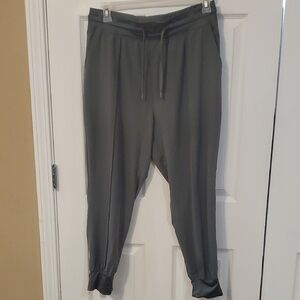 LEG3ND Joggers Size Large